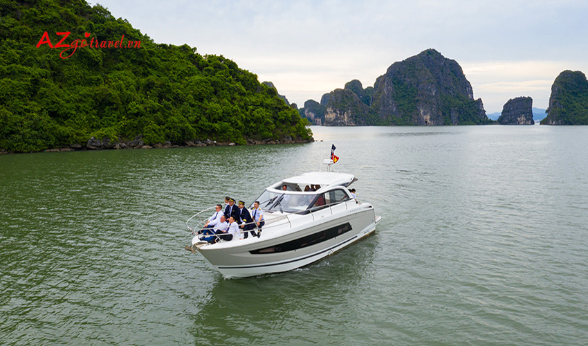 Du thuyền cá nhân Leader 40